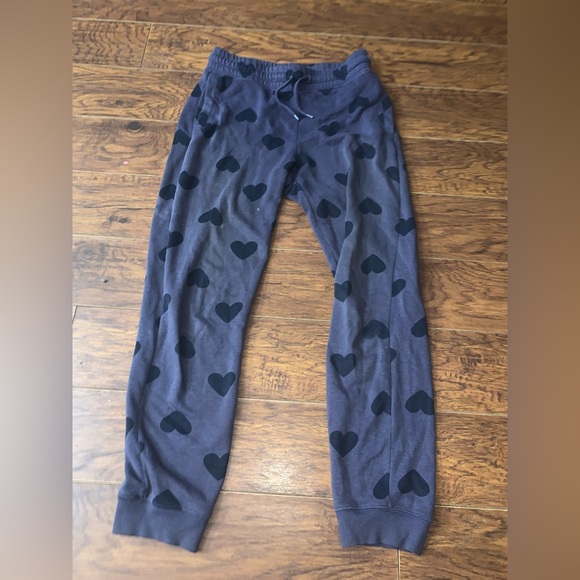 Heart print sweats! - Picture 1 of 2